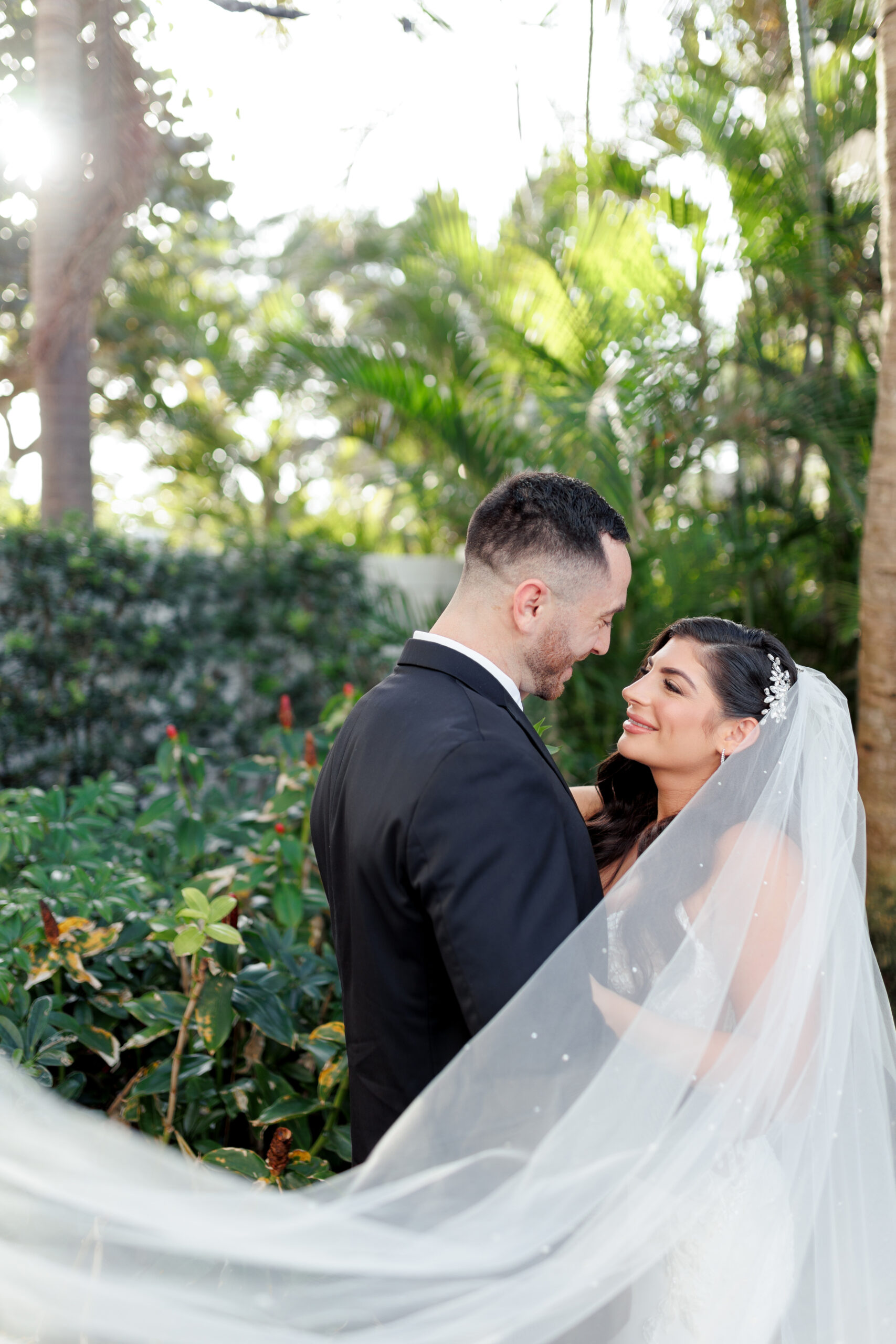 Florida Wedding Couple Photos with veil
